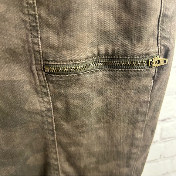 Pistola green retro camo printed ladies cropped cargo pants size 31 - Picture 8 of 8